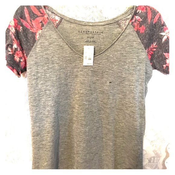Aeropostale Tops - Aeropostale XS NWT T-shirt t shirt